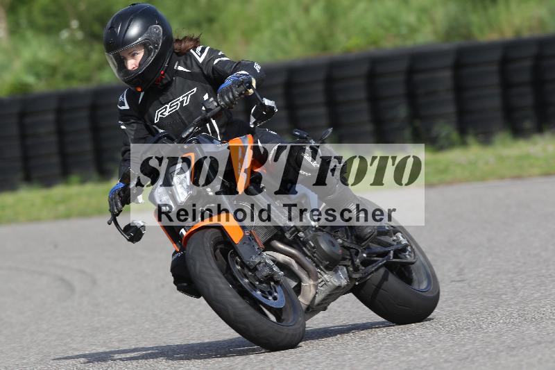 /Archiv-2025/10 23.04.2025 Cornu Master School ADR/gruen-vert/4